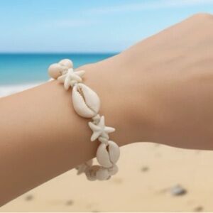 🛍️BUNDLE ONLY ITEM🛍️ Shell Bracelet with Starfish Accents